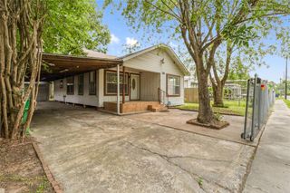 310 W Republic Avenue, Baytown, TX 77520
