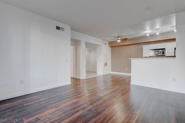 231 West Horizon Ridge Parkway 917, Henderson, NV 89012