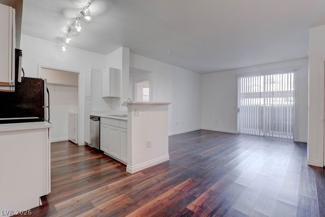 231 West Horizon Ridge Parkway 917, Henderson, NV 89012