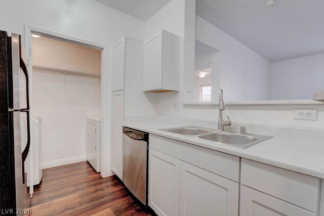 231 West Horizon Ridge Parkway 917, Henderson, NV 89012