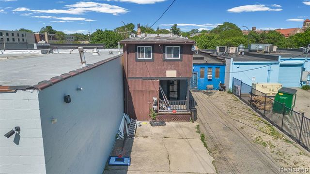 22042 Woodward Avenue, Ferndale, MI 48220