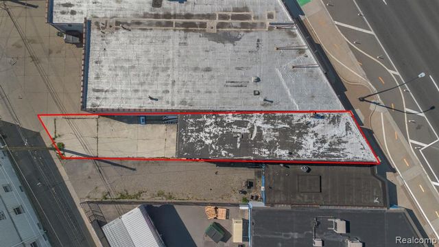 22042 Woodward Avenue, Ferndale, MI 48220