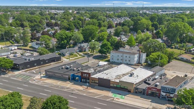 22042 Woodward Avenue, Ferndale, MI 48220