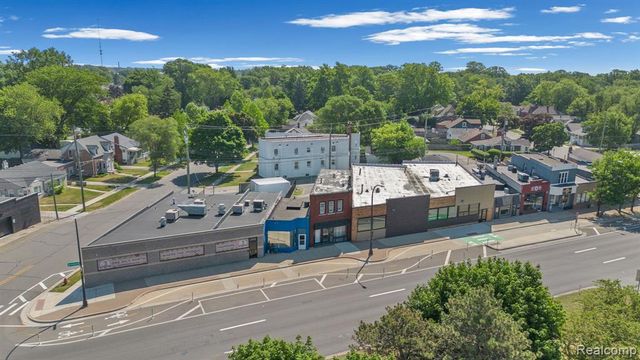 22042 Woodward Avenue, Ferndale, MI 48220