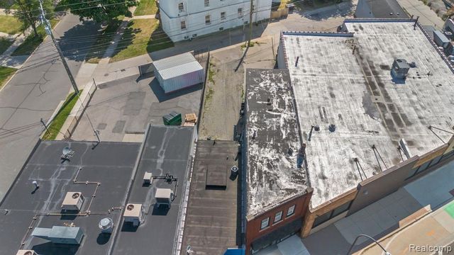 22042 Woodward Avenue, Ferndale, MI 48220