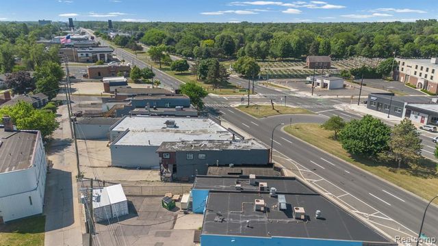 22042 Woodward Avenue, Ferndale, MI 48220