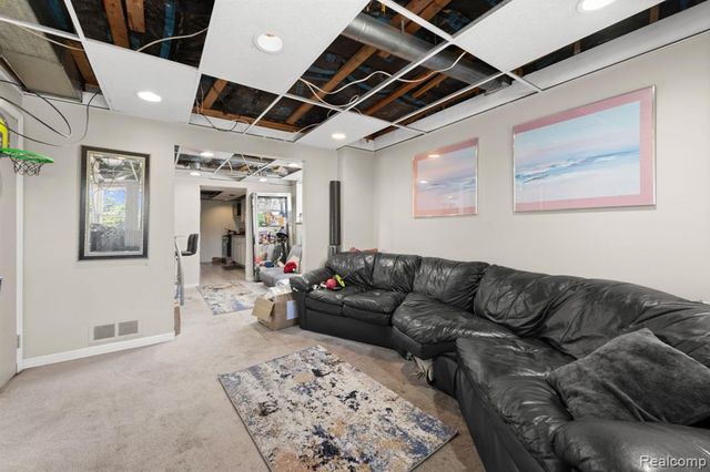 22042 Woodward Avenue, Ferndale, MI 48220