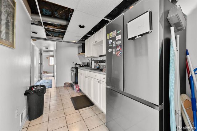 22042 Woodward Avenue, Ferndale, MI 48220