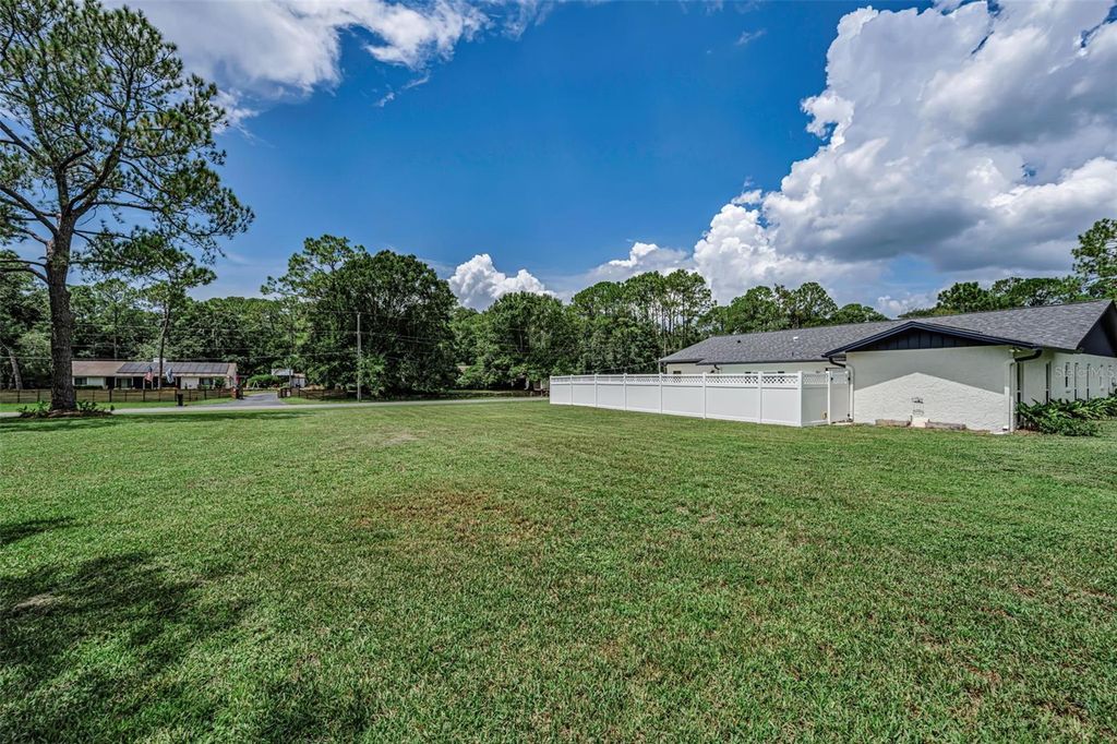 Image 12 of property listing at 7812 WINDWARD WAY, Odessa, FL 33556