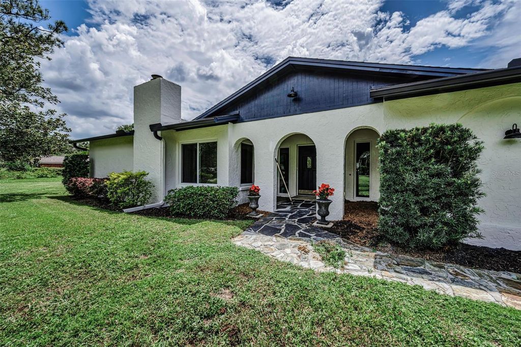 Image 8 of property listing at 7812 WINDWARD WAY, Odessa, FL 33556
