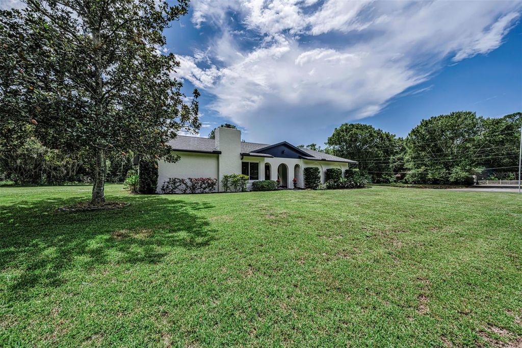 Image 10 of property listing at 7812 WINDWARD WAY, Odessa, FL 33556