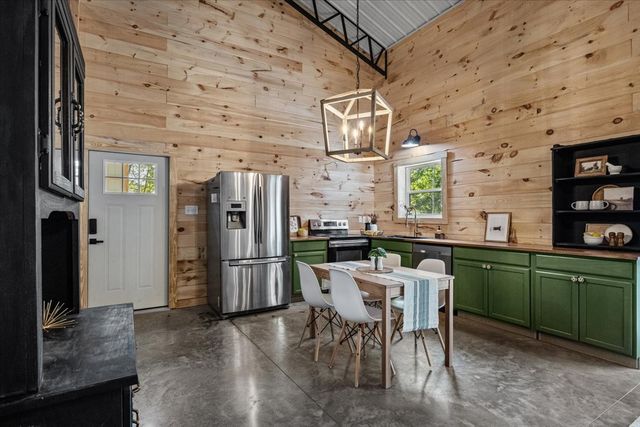 431 Old Highway 49, Charlotte, TN 37036