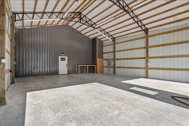 431 Old Highway 49, Charlotte, TN 37036