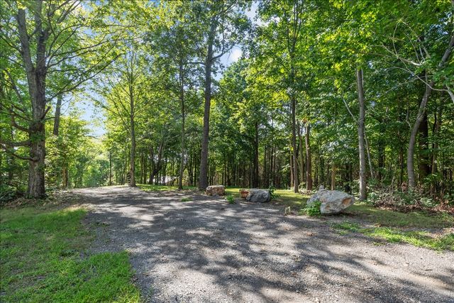 431 Old Highway 49, Charlotte, TN 37036