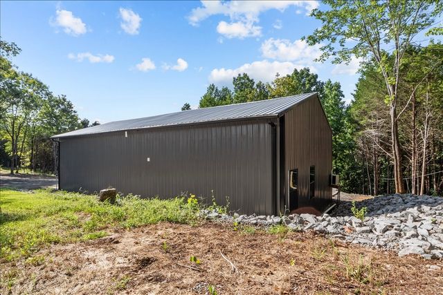 431 Old Highway 49, Charlotte, TN 37036