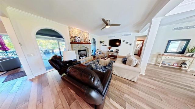 103 Lakeside Point, Gallatin, MO 64640