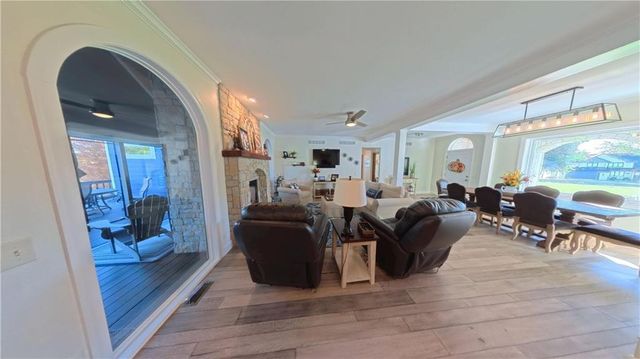 103 Lakeside Point, Gallatin, MO 64640