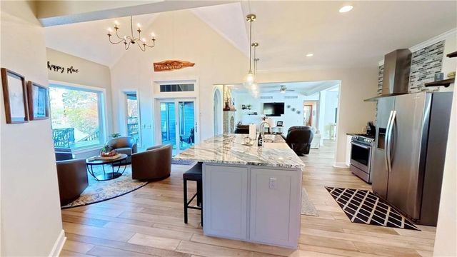 103 Lakeside Point, Gallatin, MO 64640