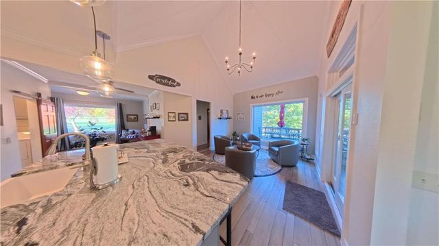 103 Lakeside Point, Gallatin, MO 64640