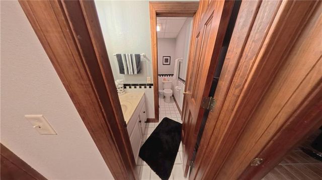 103 Lakeside Point, Gallatin, MO 64640