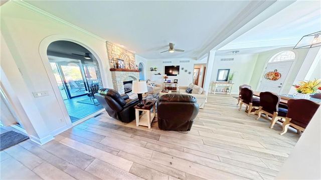 103 Lakeside Point, Gallatin, MO 64640