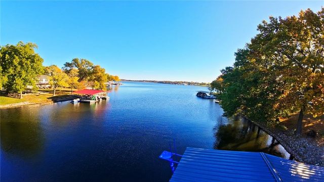 103 Lakeside Point, Gallatin, MO 64640