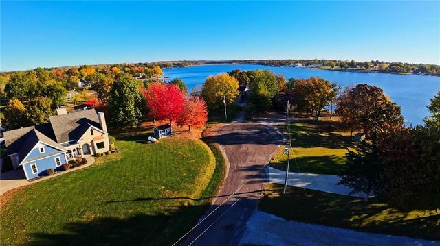 103 Lakeside Point, Gallatin, MO 64640