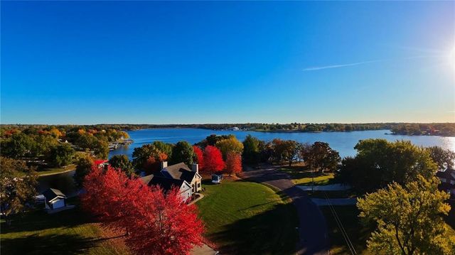 103 Lakeside Point, Gallatin, MO 64640