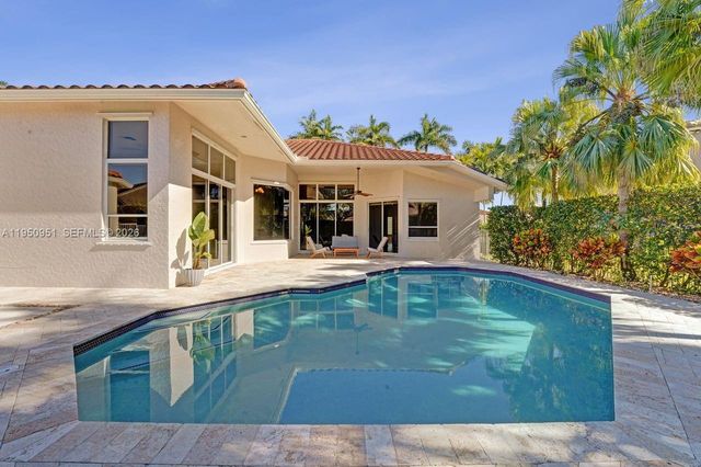 2533 Eagle Run Cir, Weston, FL 33327