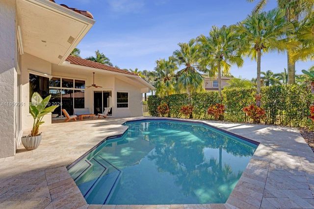 2533 Eagle Run Cir, Weston, FL 33327