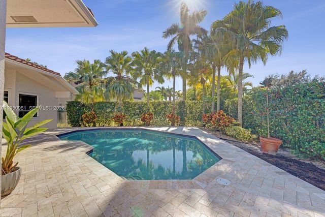 2533 Eagle Run Cir, Weston, FL 33327