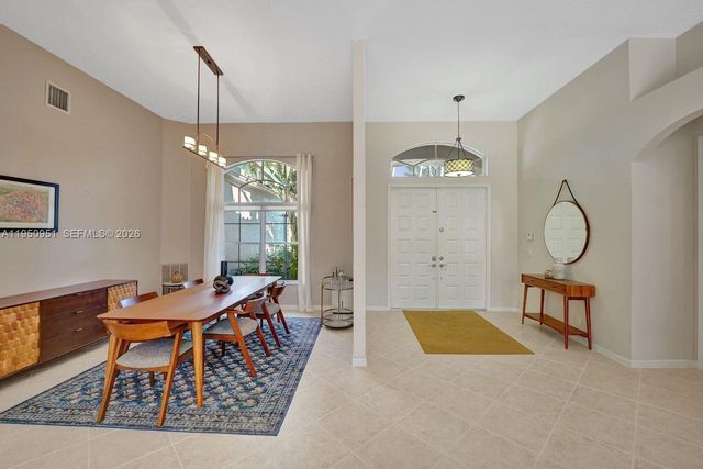 2533 Eagle Run Cir, Weston, FL 33327