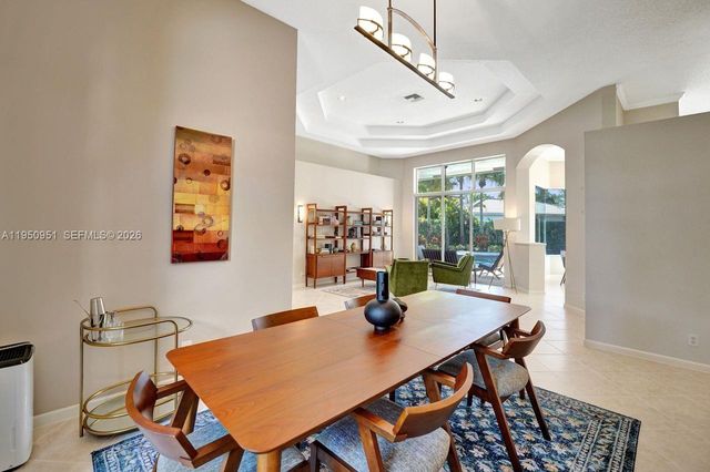 2533 Eagle Run Cir, Weston, FL 33327