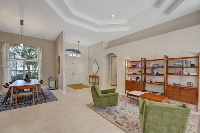 2533 Eagle Run Cir, Weston, FL 33327