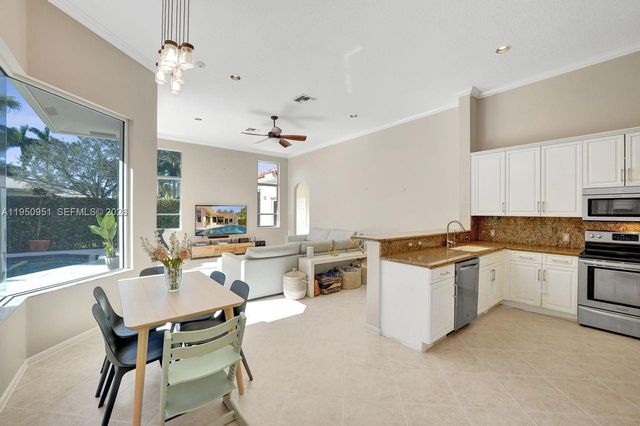 2533 Eagle Run Cir, Weston, FL 33327