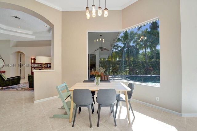 2533 Eagle Run Cir, Weston, FL 33327