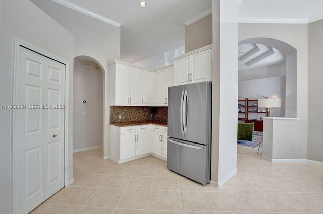 2533 Eagle Run Cir, Weston, FL 33327