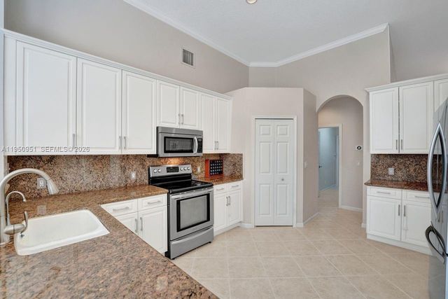 2533 Eagle Run Cir, Weston, FL 33327