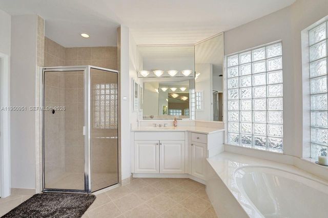 2533 Eagle Run Cir, Weston, FL 33327