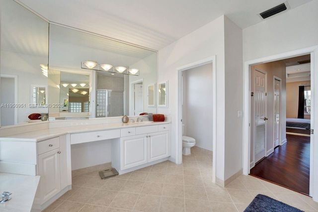 2533 Eagle Run Cir, Weston, FL 33327