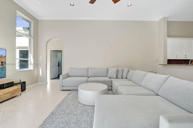 2533 Eagle Run Cir, Weston, FL 33327