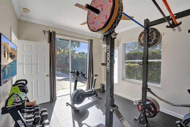 2533 Eagle Run Cir, Weston, FL 33327