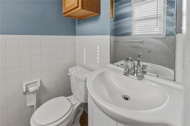 2326 Alpine Circle, Siloam Springs, AR 72761