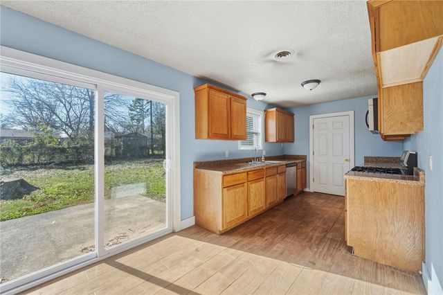 2326 Alpine Circle, Siloam Springs, AR 72761