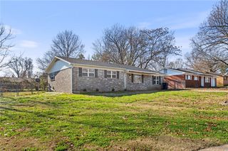 2326 Alpine Circle, Siloam Springs, AR 72761