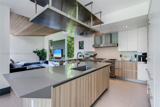 545 Sabal Palm, Key Biscayne, FL 33149
