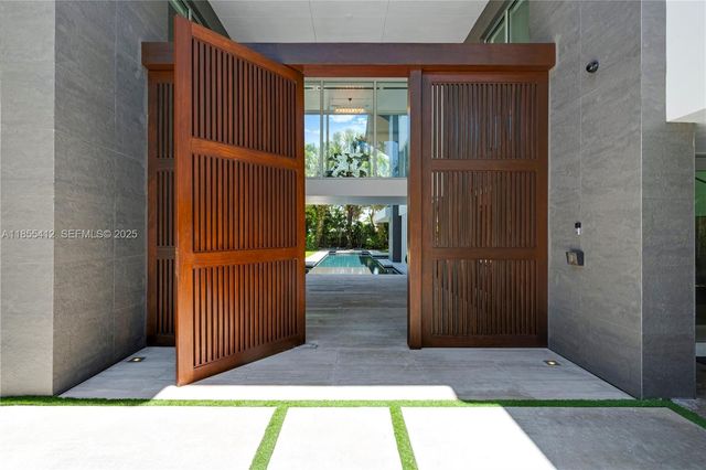 545 Sabal Palm, Key Biscayne, FL 33149