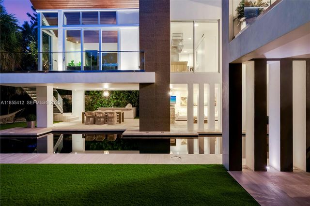 545 Sabal Palm, Key Biscayne, FL 33149