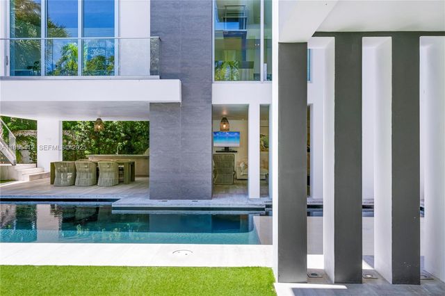 545 Sabal Palm, Key Biscayne, FL 33149