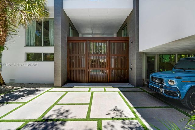 545 Sabal Palm, Key Biscayne, FL 33149